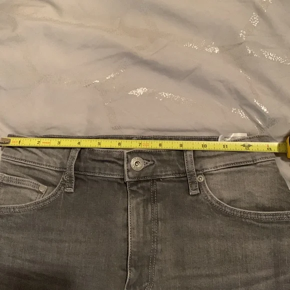 NWOT H&M dark grey jeans shorts - Picture 5 of 7